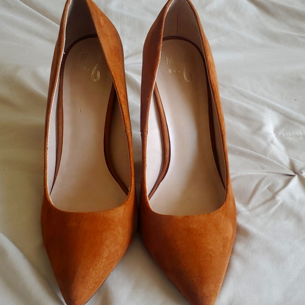 Mix no. 6 Cognac Pointed Toe Pumps SIZE 9 5